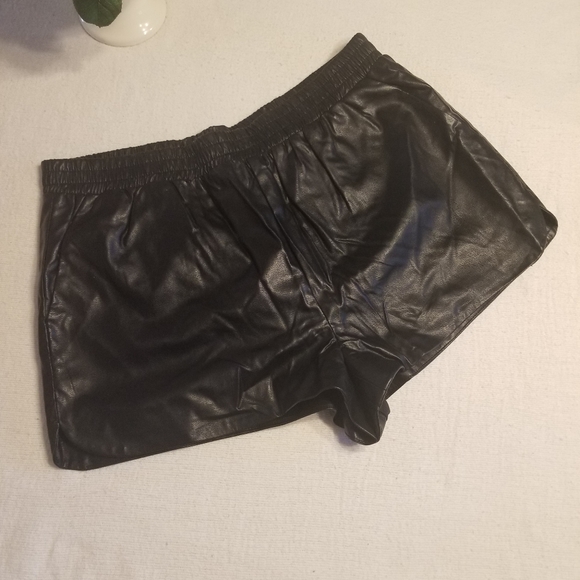 New Topshop Faux Leather Shorts - Black - Picture 1 of 9